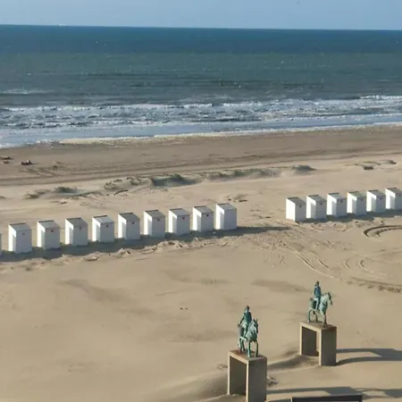 Appartement In With Sea View Oostduinkerke